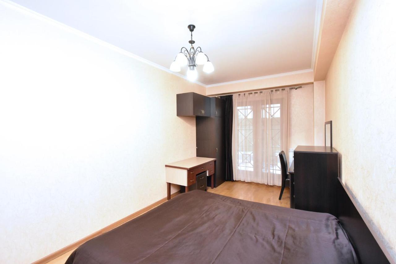 Dos Guest House Erivan Exterior foto