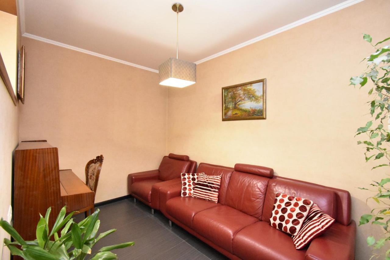 Dos Guest House Erivan Exterior foto