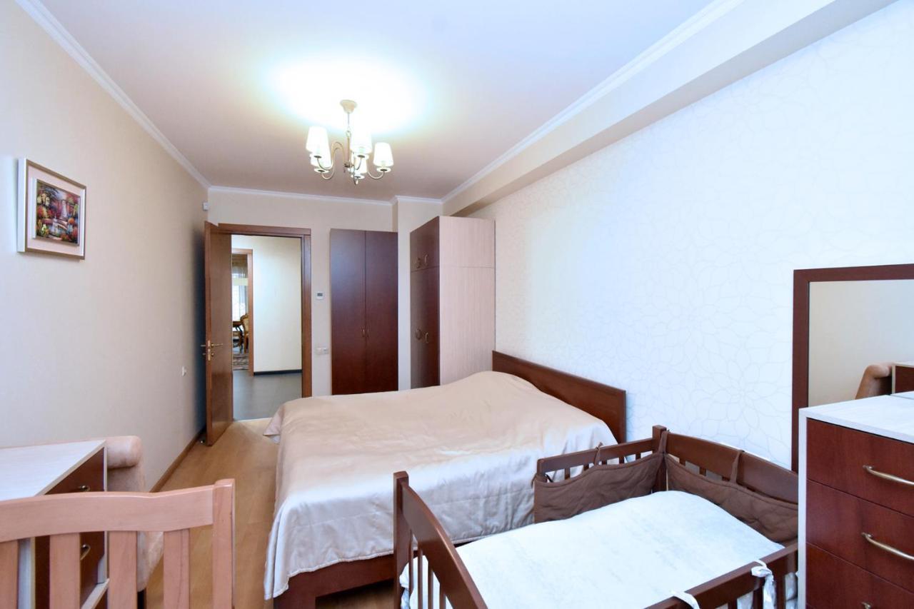 Dos Guest House Erivan Exterior foto